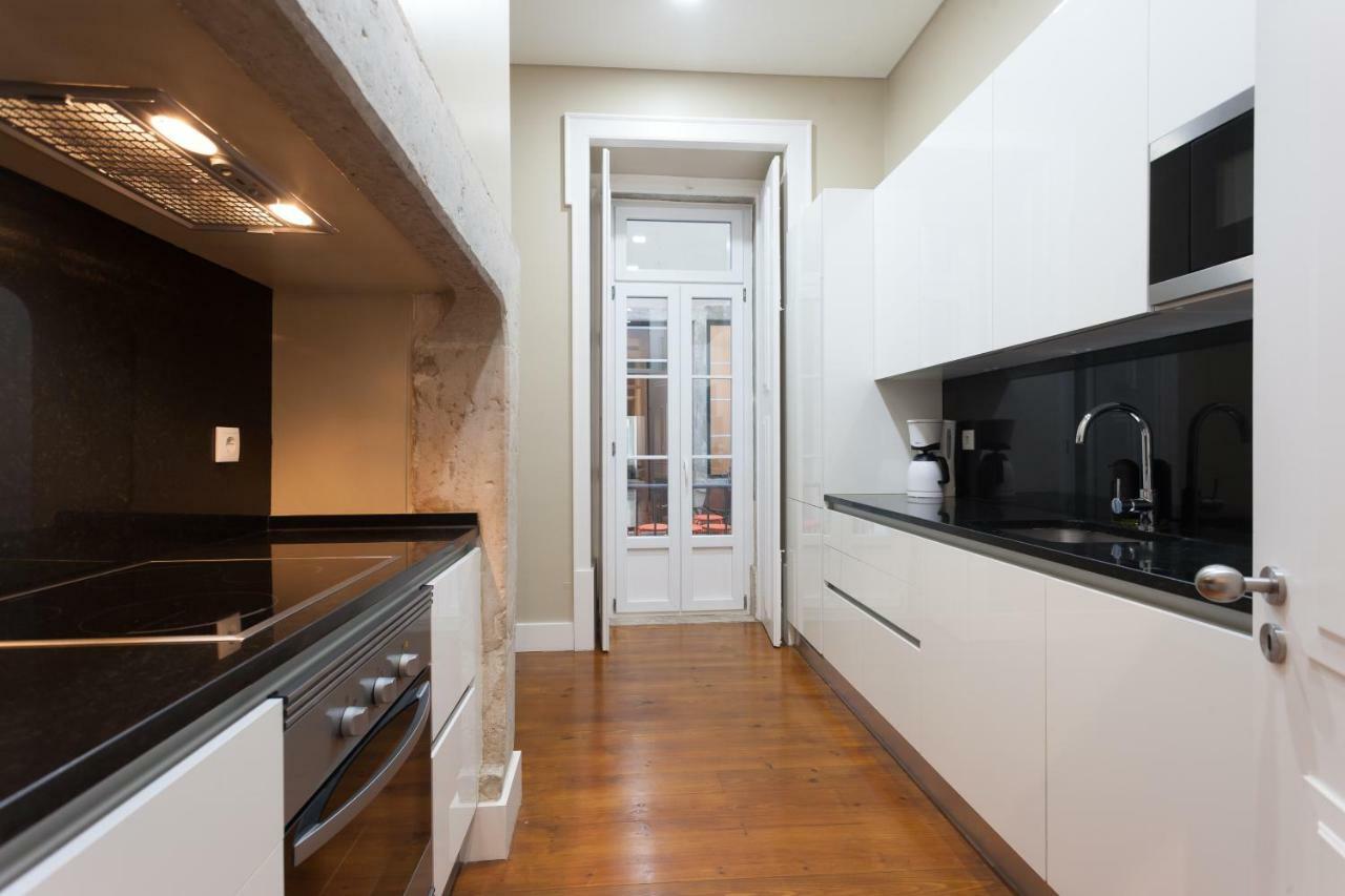 Baixa Vintage Three-Bedroom Apartment - By Lu Holidays Lisbon Exterior photo
